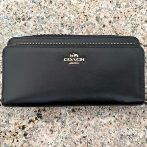 COACH - Black Leather Double Zip Wallet - NWT